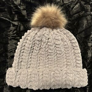 Adirondack Winter Hat - size sm/med - 100% Polyester - light grey